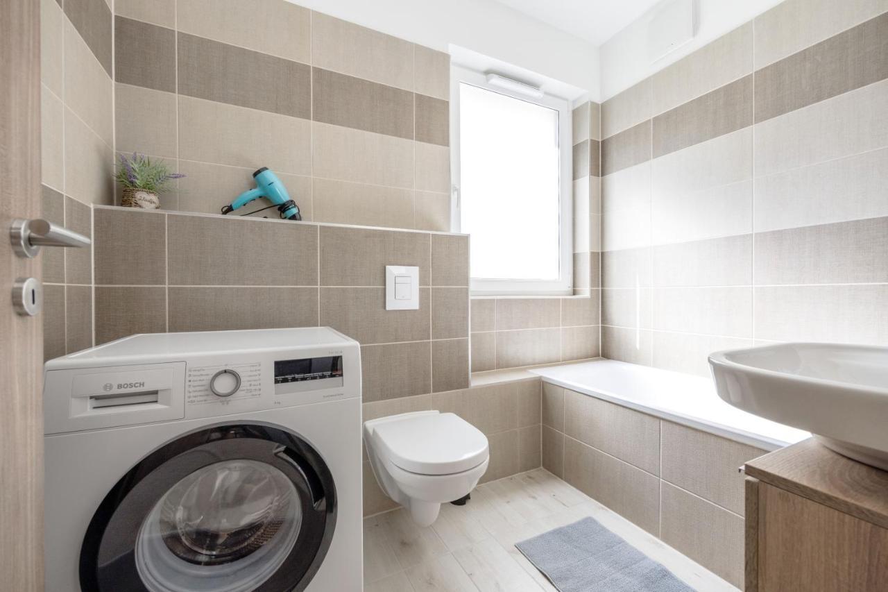 211 / 1 Bedroom / Modern Condo In City Center Budapest Bagian luar foto