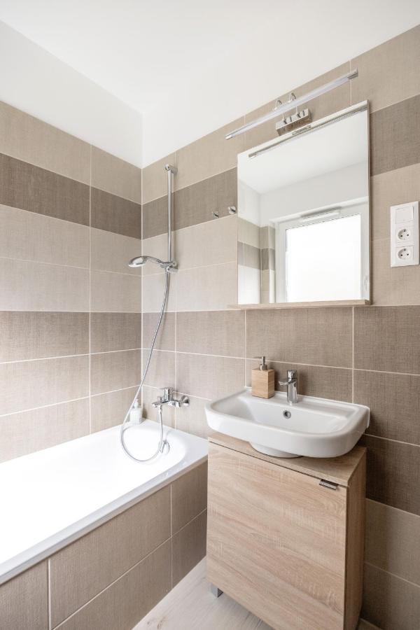 211 / 1 Bedroom / Modern Condo In City Center Budapest Bagian luar foto